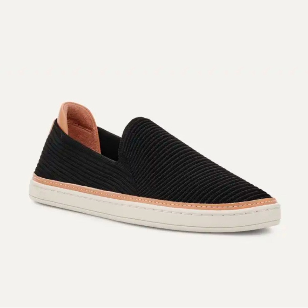 Ugg Women’s Sammy Slip On Sneakers Navy 1112259 Cushioned Ribbed Knit Shoes 7.5